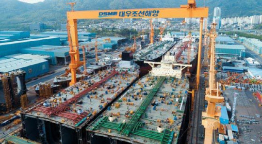 대우조선해양 노조가 하반기 매각 반대 운동에 대한 총력 투쟁을 예고했다. 사진은 대우조선해양 옥포조선소 전경. <대우조선해양 제공>